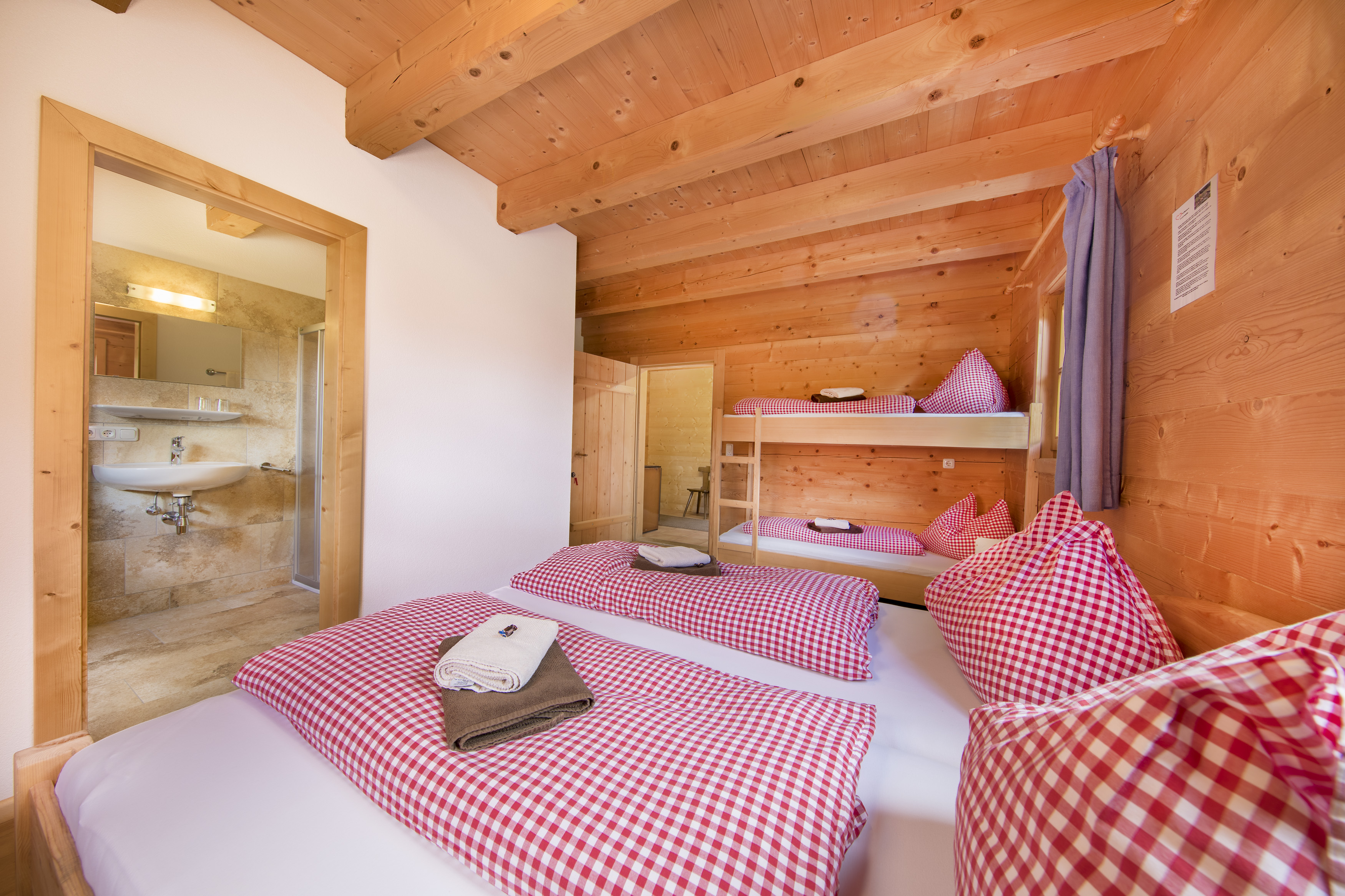 alm-zimmer-bramberg-smaragdalm (3).jpg